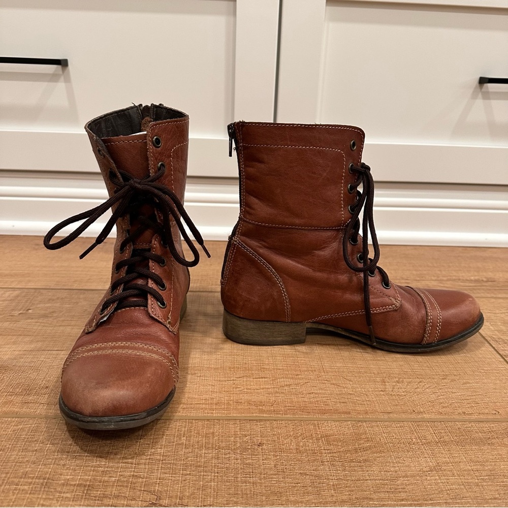 Steve Madden Lace Up Leather Boots